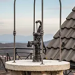 Дом отдыха Zupan With Hot Tub *