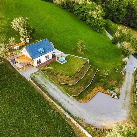 Zupan With Hot Tub Vakantiehuis *