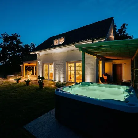 Zupan With Hot Tub Holiday home