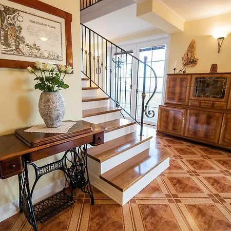 Zupan With Hot Tub Počitniška hiša *