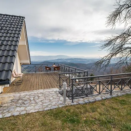 Počitniška hiša Zupan With Hot Tub