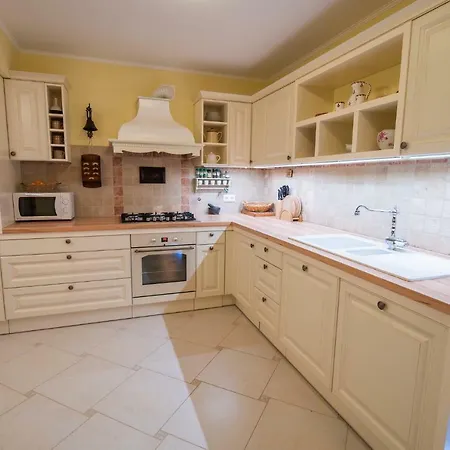 Vakantiehuis Zupan With Hot Tub Skocjan (Skocjan)