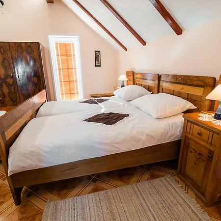 Zupan With Hot Tub Tatil Evi