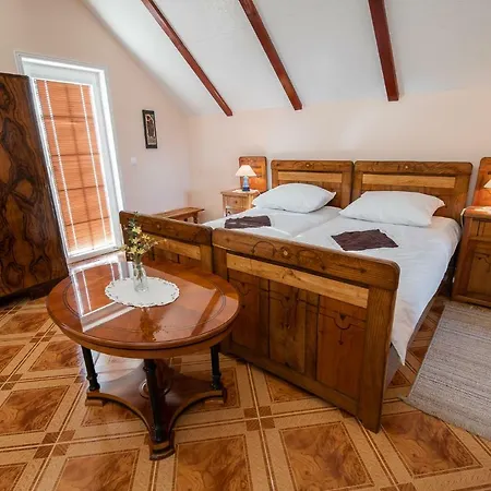 Zupan With Hot Tub *