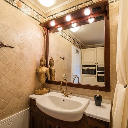 Zupan With Hot Tub Vakantiehuis Skocjan (Skocjan)