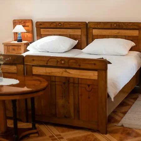 Zupan With Hot Tub Vakantiehuis