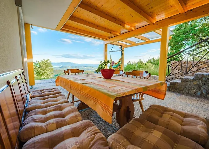 Hébergement de vacances Zupan With Hot Tub