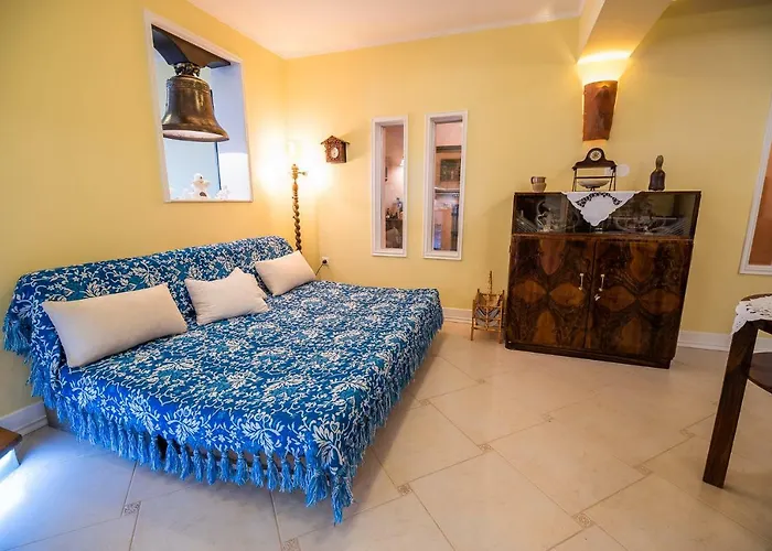 Zupan With Hot Tub Hébergement de vacances *