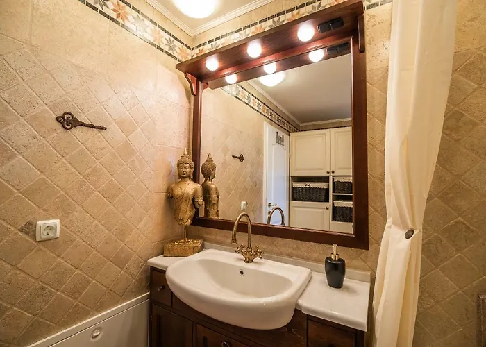 Zupan With Hot Tub Hébergement de vacances Skocjan (Skocjan)